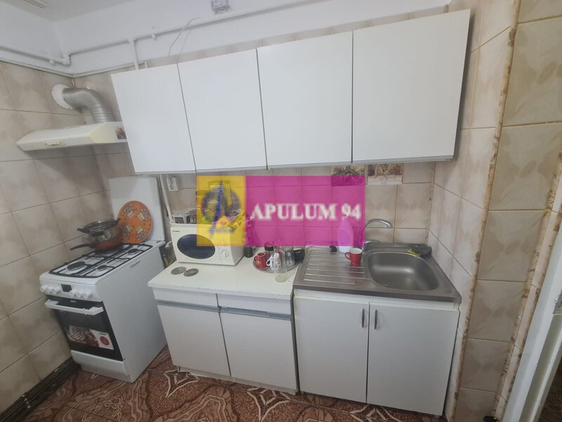 Apartament cu 3 camere de vanzare in Campina - Zona Centrala