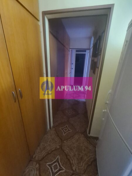 Apartament cu 3 camere de vanzare in Campina - Zona Centrala
