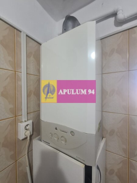 Apartament cu 3 camere de vanzare in Campina - Zona Centrala