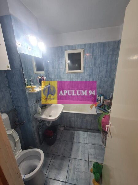 Apartament cu 3 camere de vanzare in Campina - Zona Centrala
